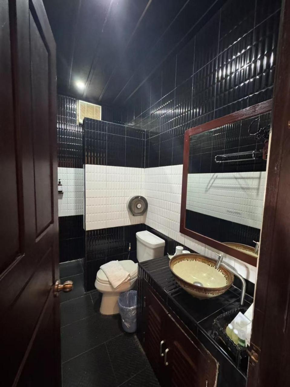 阿拉娜琅勃拉邦酒店 外观 照片